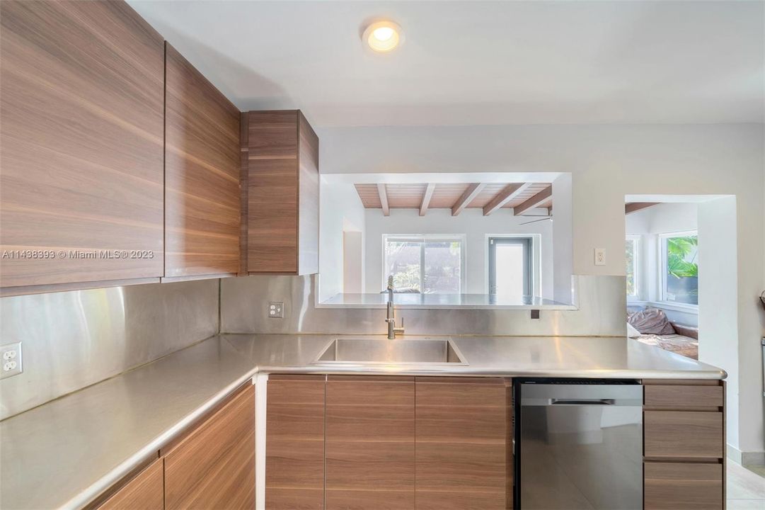 Recently Sold: $1,495,000 (3 beds, 3 baths, 0 Square Feet)