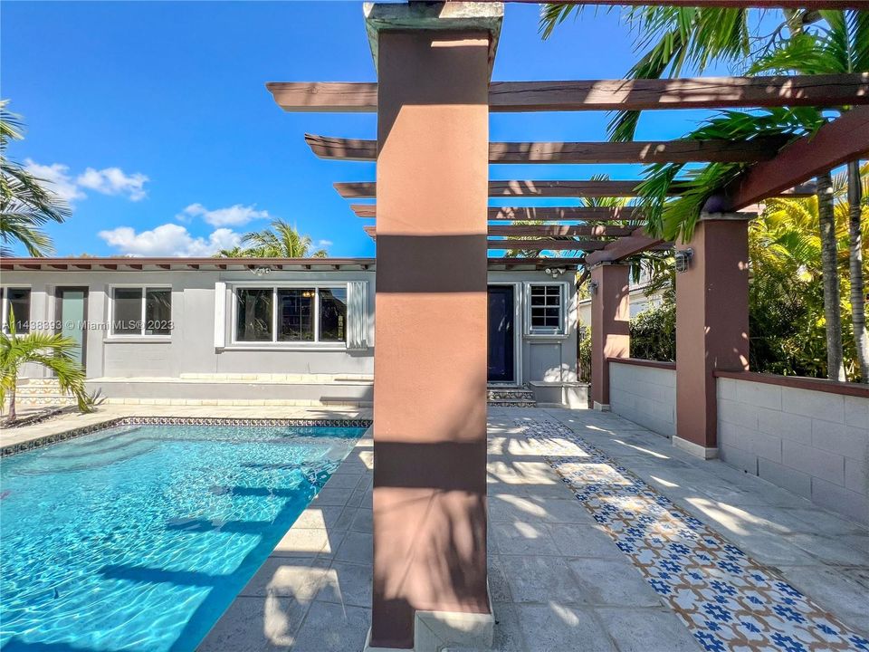 Recently Sold: $1,495,000 (3 beds, 3 baths, 0 Square Feet)