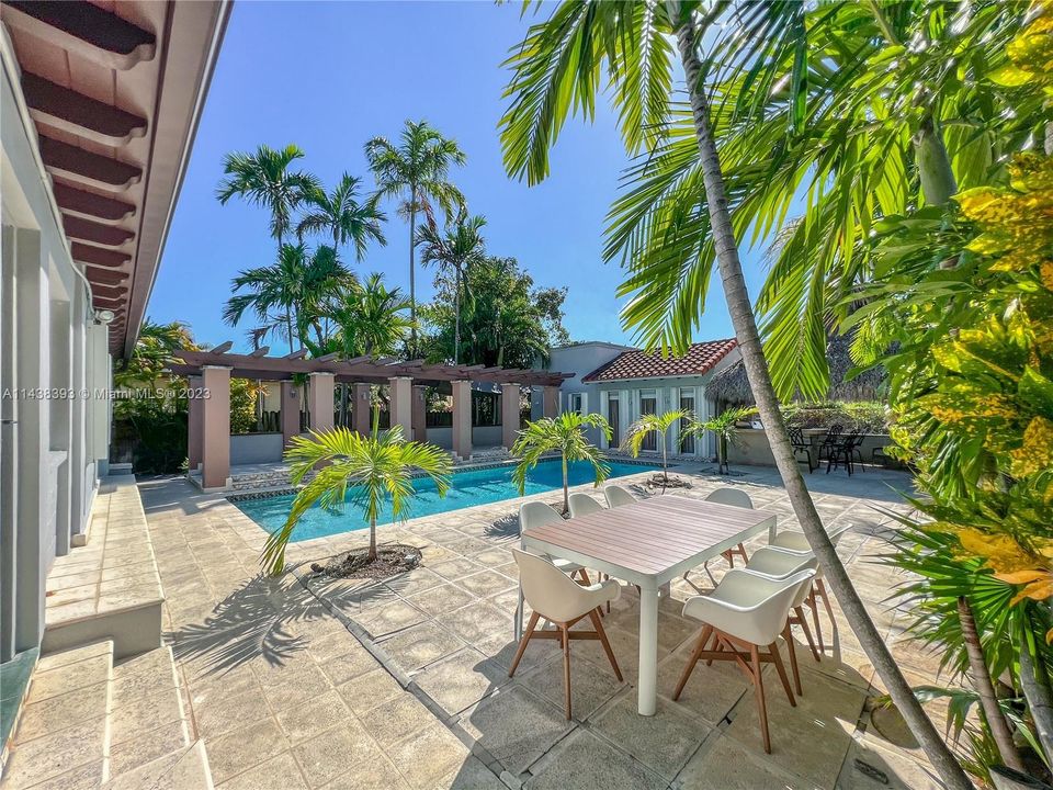 Recently Sold: $1,495,000 (3 beds, 3 baths, 0 Square Feet)