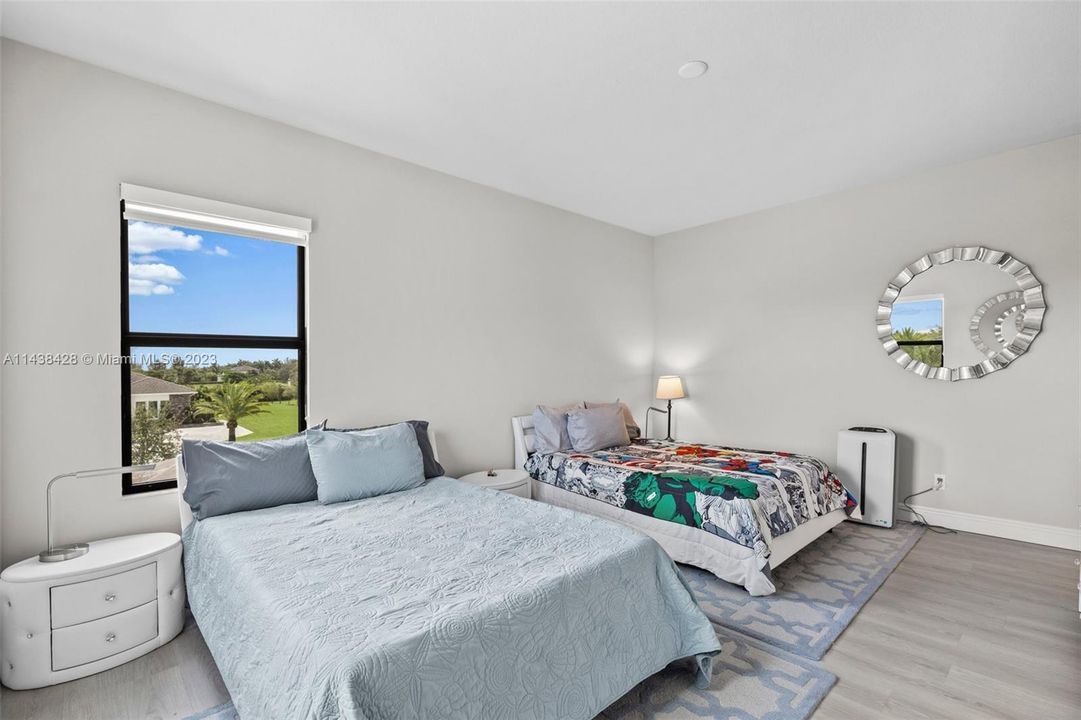 最近租的: $13,900 (5 贝兹, 5 浴室, 4605 平方英尺)