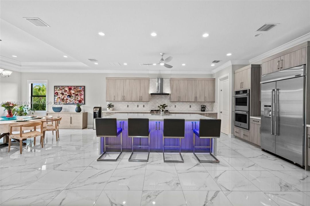 最近租的: $13,900 (5 贝兹, 5 浴室, 4605 平方英尺)