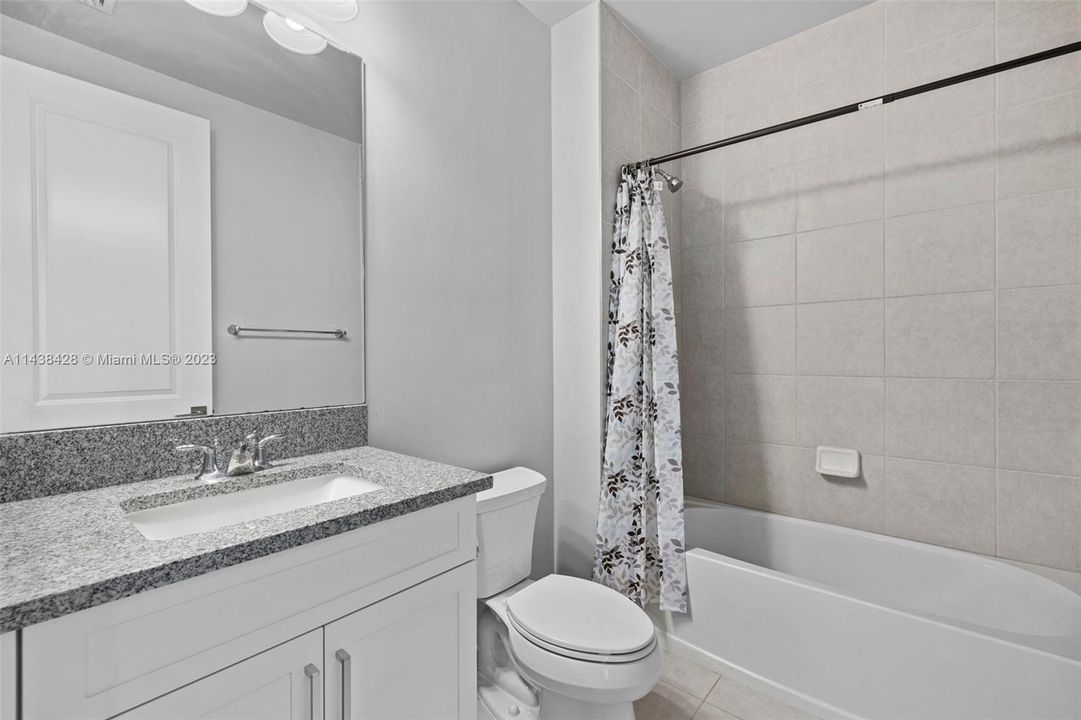 最近租的: $13,900 (5 贝兹, 5 浴室, 4605 平方英尺)