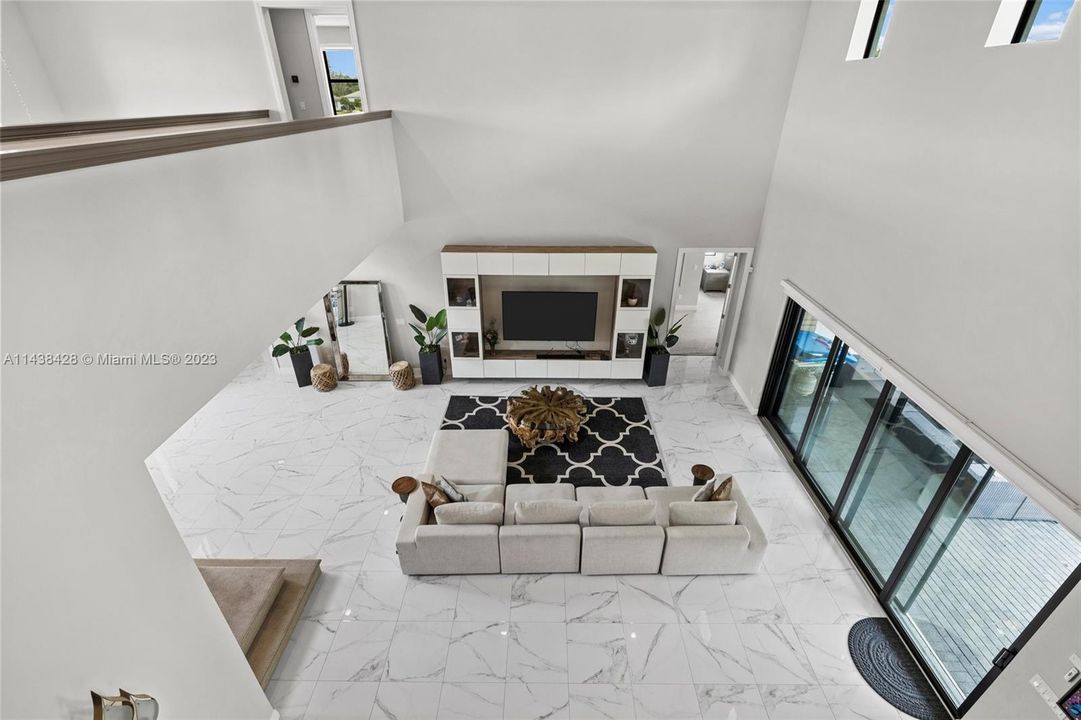 最近租的: $13,900 (5 贝兹, 5 浴室, 4605 平方英尺)