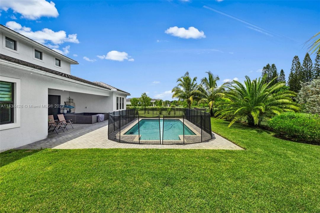 最近租的: $13,900 (5 贝兹, 5 浴室, 4605 平方英尺)