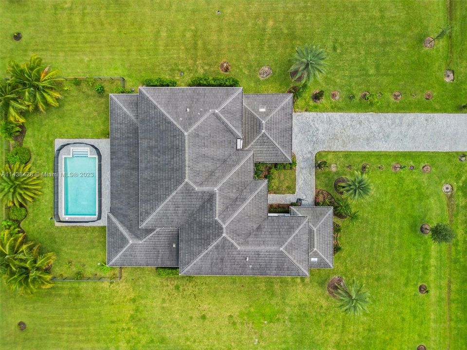 最近租的: $13,900 (5 贝兹, 5 浴室, 4605 平方英尺)