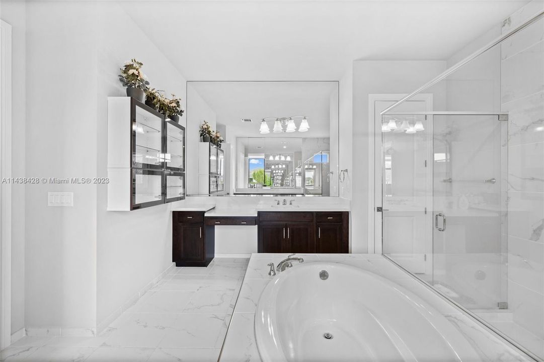 最近租的: $13,900 (5 贝兹, 5 浴室, 4605 平方英尺)