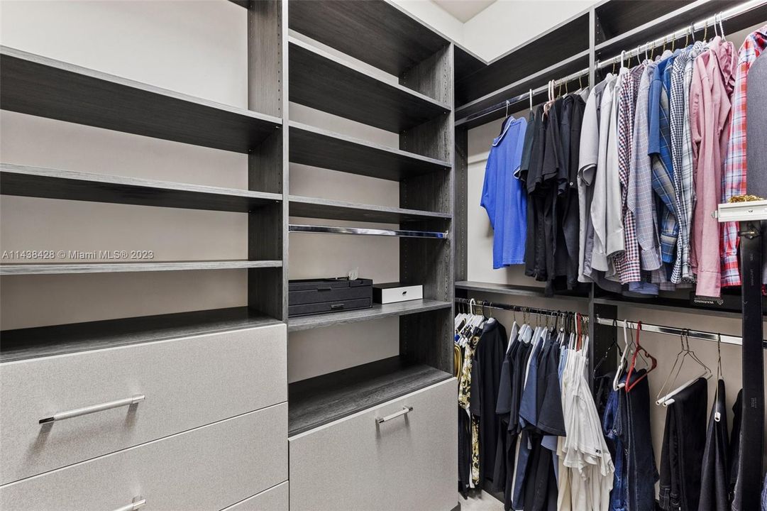 最近租的: $13,900 (5 贝兹, 5 浴室, 4605 平方英尺)