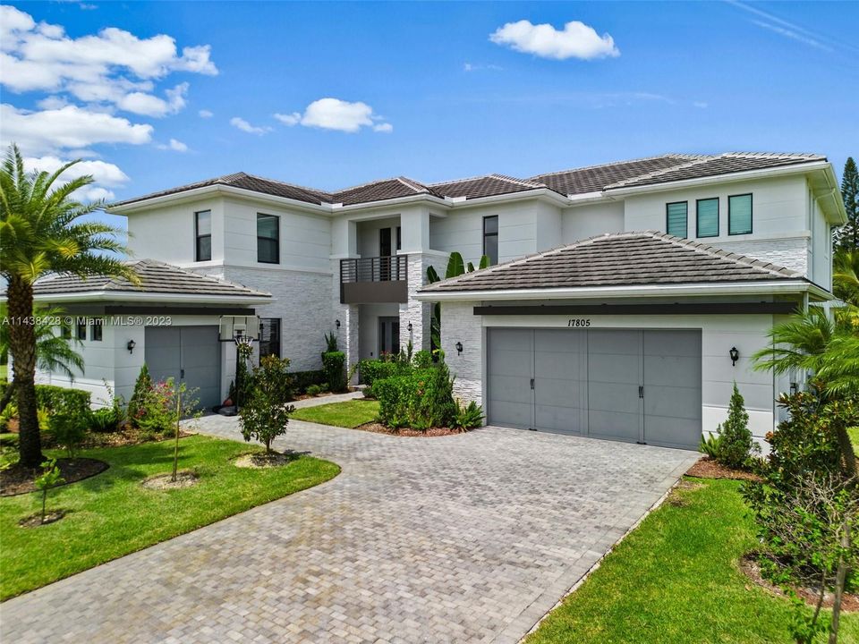 最近租的: $13,900 (5 贝兹, 5 浴室, 4605 平方英尺)