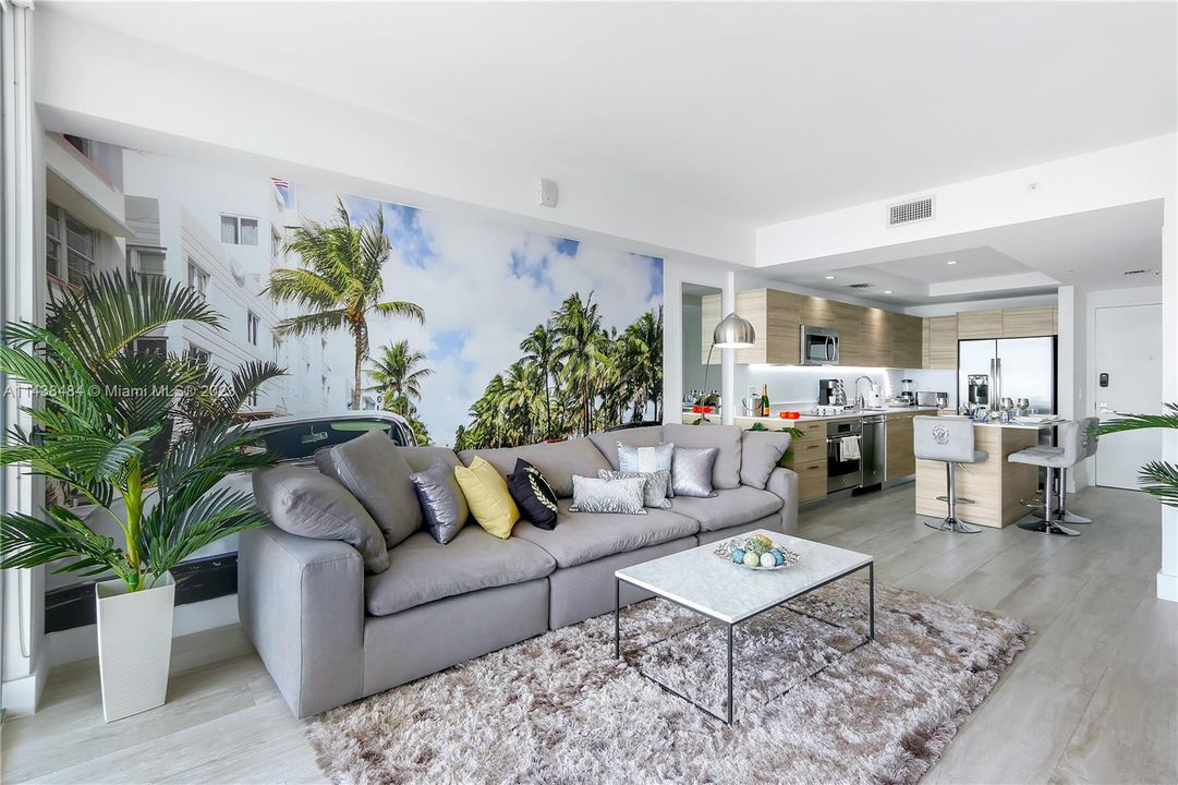 Recently Sold: $600,000 (1 beds, 1 baths, 713 Square Feet)