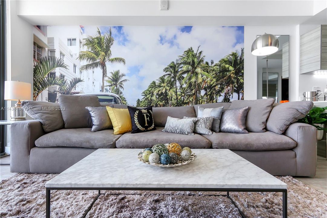 Recently Sold: $600,000 (1 beds, 1 baths, 713 Square Feet)