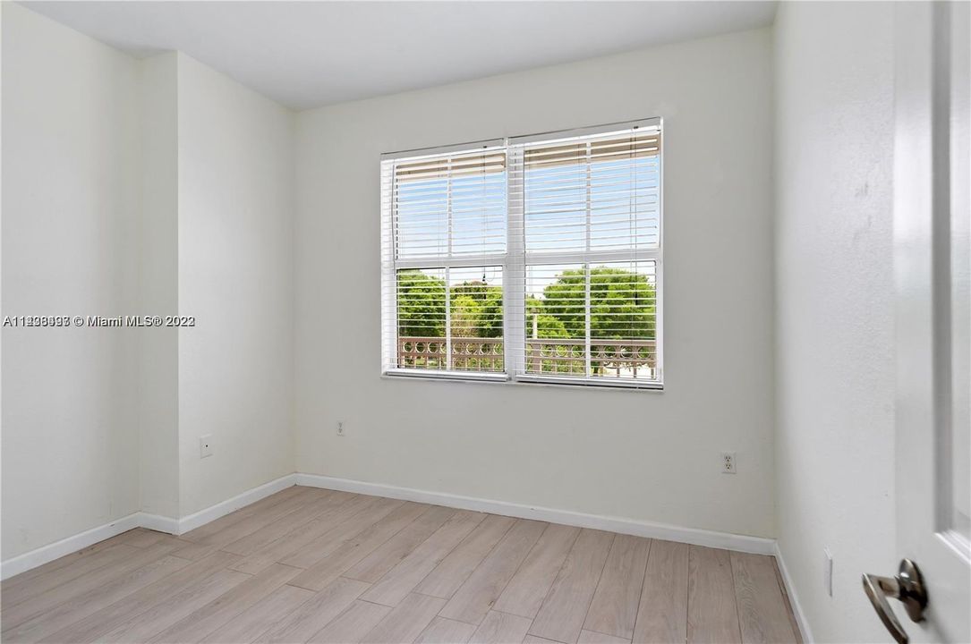 Recently Rented: $2,700 (3 beds, 2 baths, 1429 Square Feet)