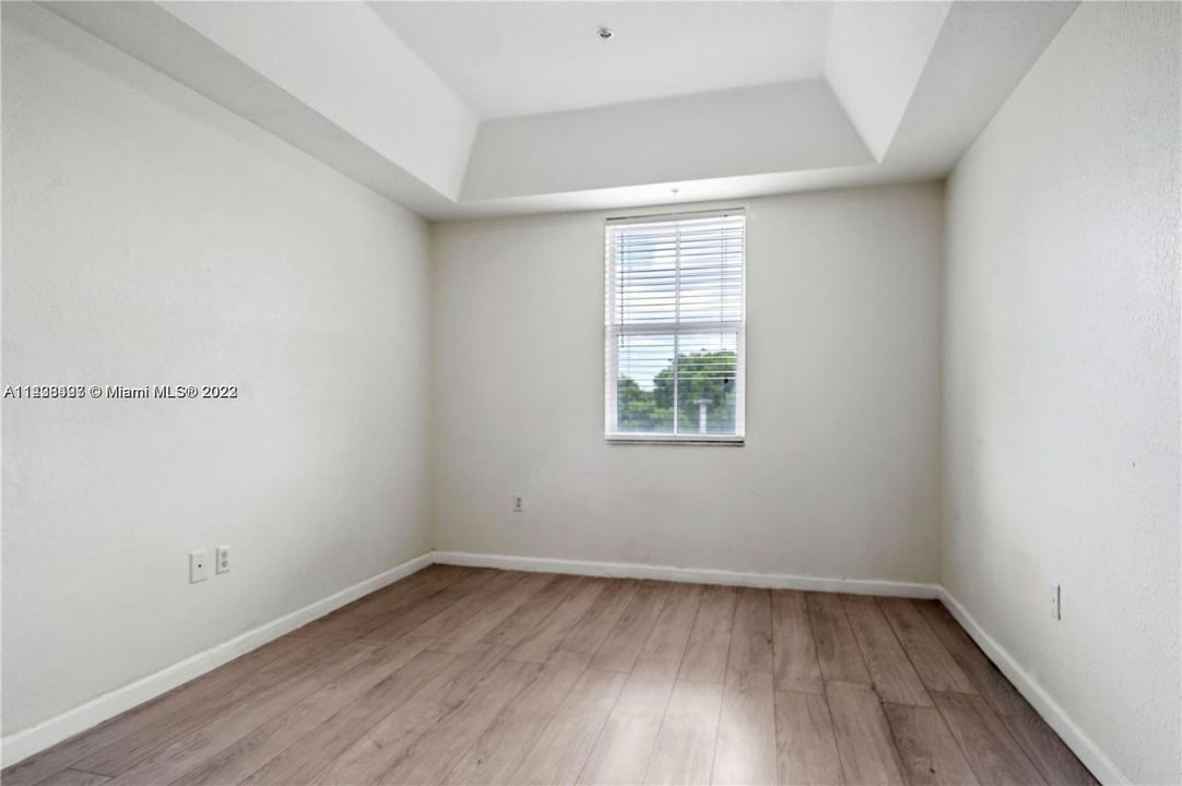 Recently Rented: $2,700 (3 beds, 2 baths, 1429 Square Feet)