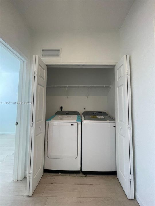 Recently Rented: $2,700 (3 beds, 2 baths, 1429 Square Feet)