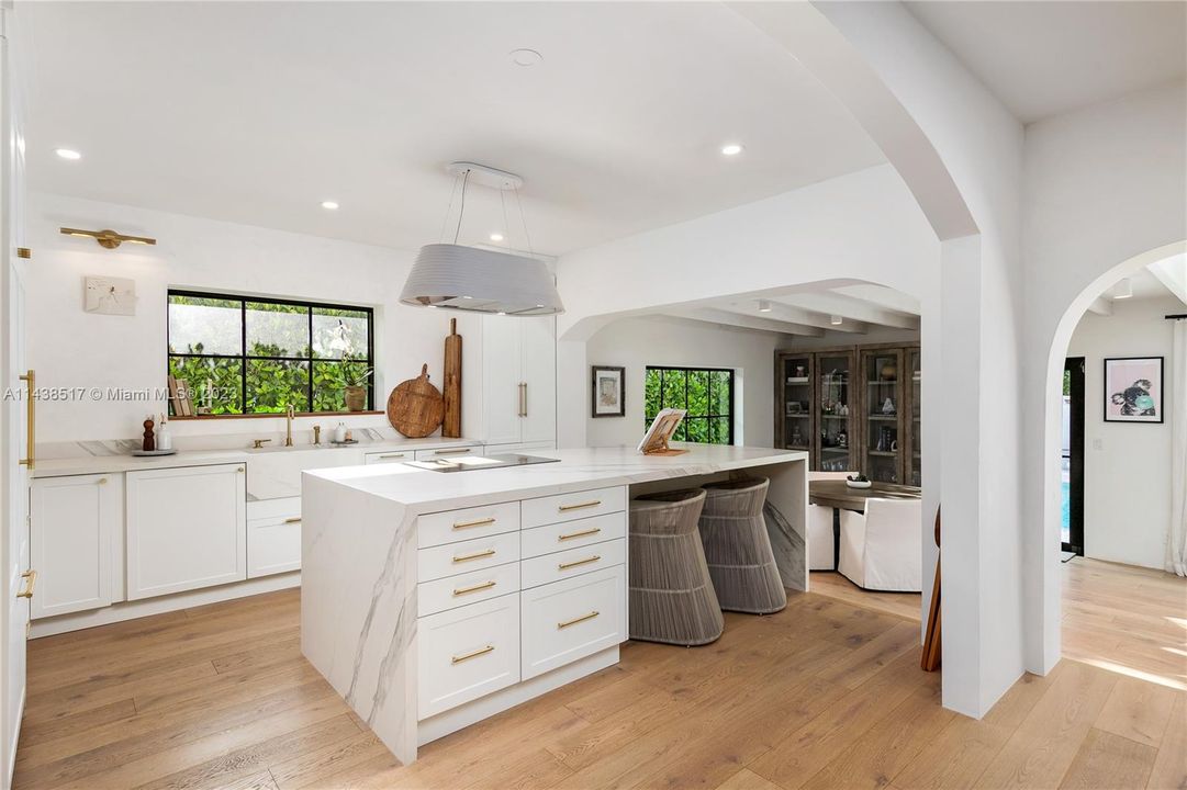 Recently Sold: $1,749,000 (3 beds, 2 baths, 2216 Square Feet)