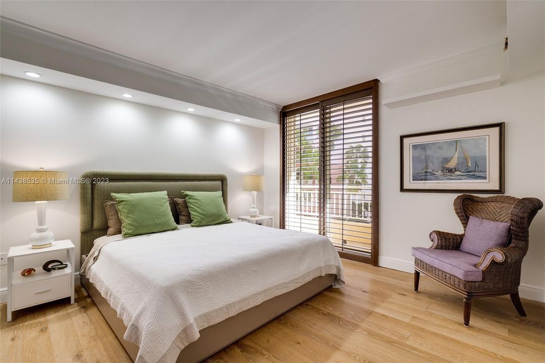 Recently Sold: $2,997,500 (3 beds, 4 baths, 3112 Square Feet)