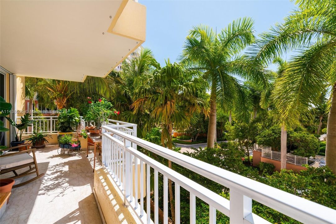 Recently Sold: $2,997,500 (3 beds, 4 baths, 3112 Square Feet)