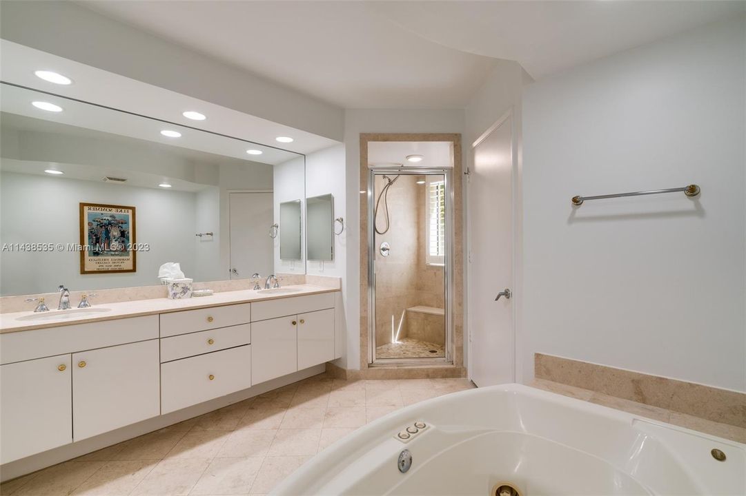 Recently Sold: $2,997,500 (3 beds, 4 baths, 3112 Square Feet)