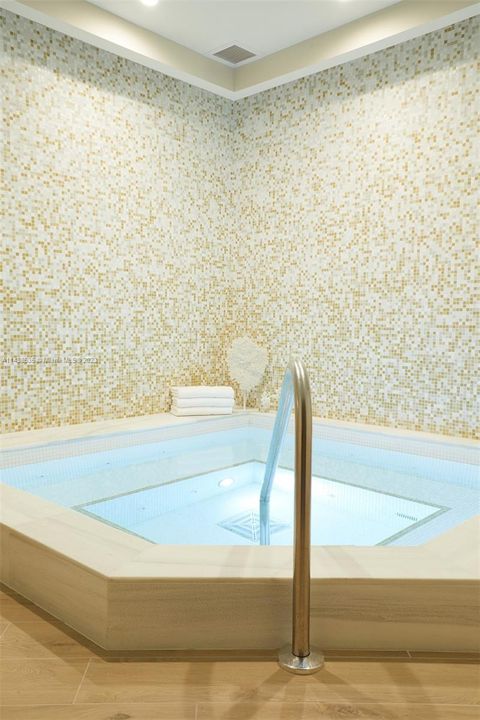 Recently Sold: $2,997,500 (3 beds, 4 baths, 3112 Square Feet)