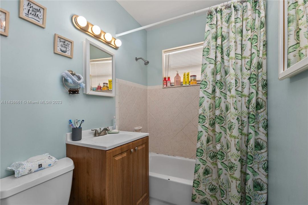 Недавно продано: $485,000 (3 спален, 2 ванн, 1092 Квадратных фут)