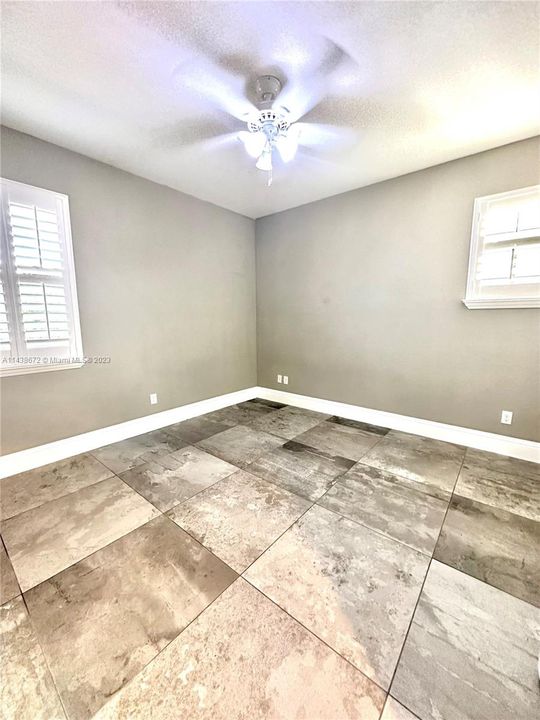 Recently Rented: $4,000 (3 beds, 2 baths, 1980 Square Feet)