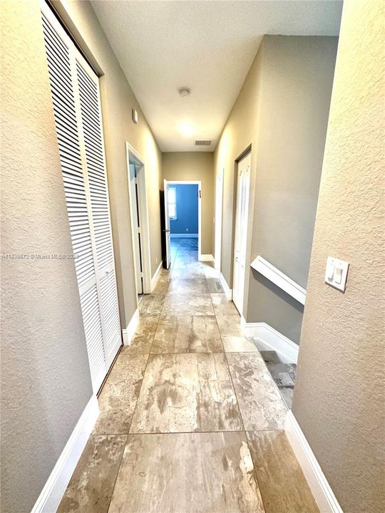 Recently Rented: $4,000 (3 beds, 2 baths, 1980 Square Feet)