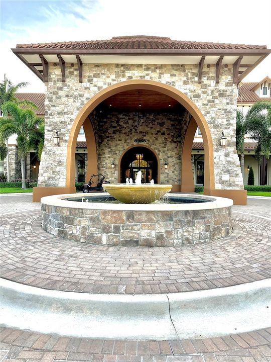 Recently Rented: $4,000 (3 beds, 2 baths, 1980 Square Feet)