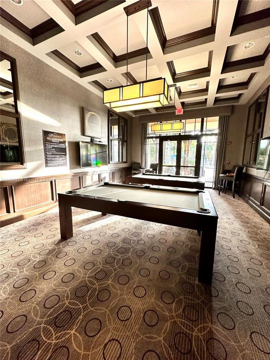 Recently Rented: $4,000 (3 beds, 2 baths, 1980 Square Feet)