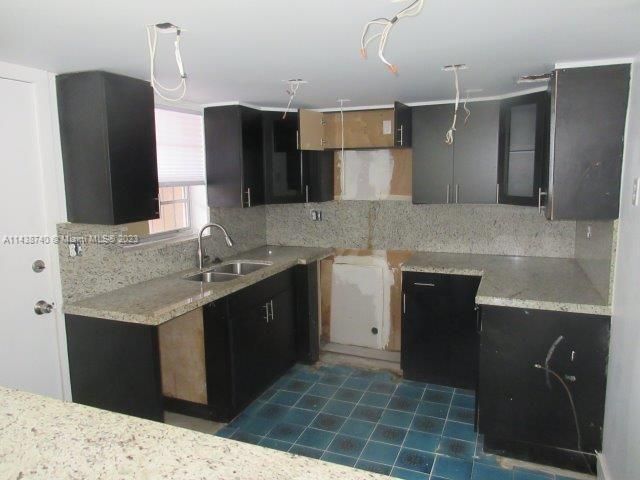 Vendido Recientemente: $280,000 (3 camas, 2 baños, 1456 Pies cuadrados)