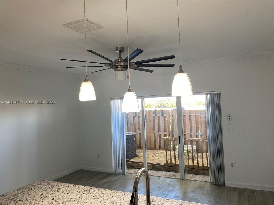 Recently Rented: $2,300 (3 beds, 2 baths, 1169 Square Feet)