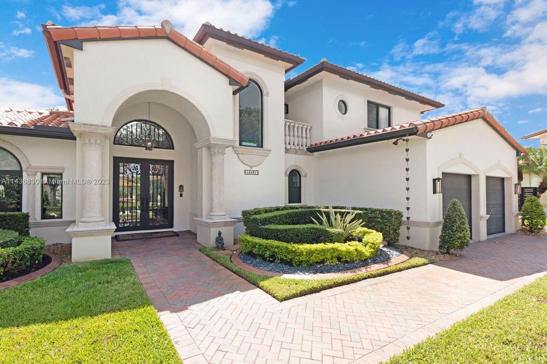 Recently Sold: $1,275,000 (5 beds, 4 baths, 3093 Square Feet)