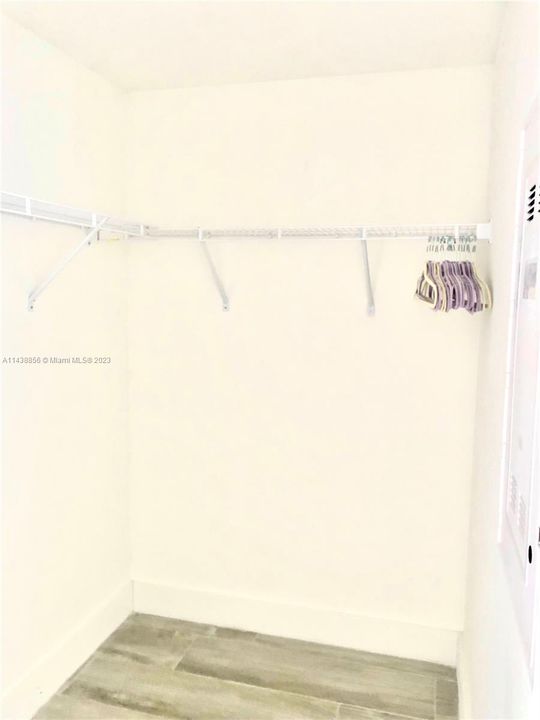 Recently Sold: $528,000 (1 beds, 1 baths, 737 Square Feet)