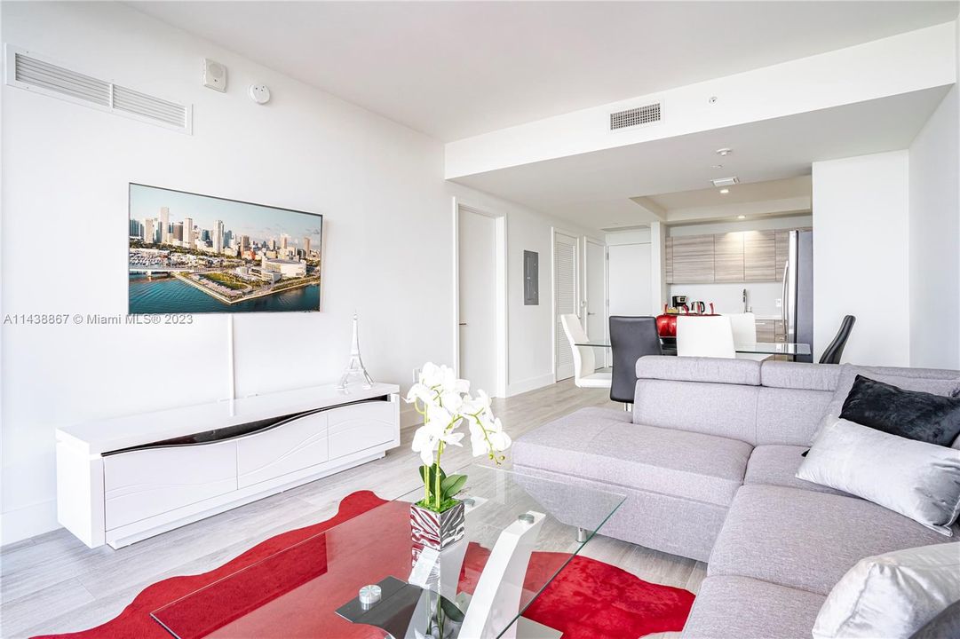 Recently Sold: $515,000 (1 beds, 1 baths, 612 Square Feet)