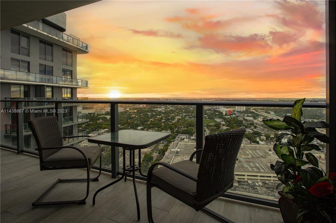 Recently Sold: $515,000 (1 beds, 1 baths, 612 Square Feet)