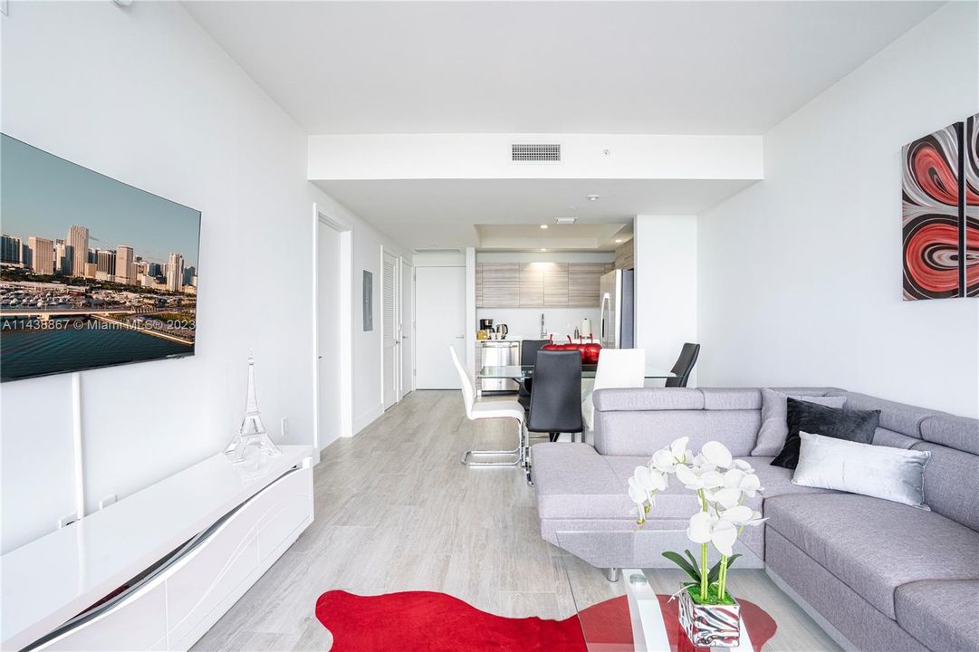 Recently Sold: $515,000 (1 beds, 1 baths, 612 Square Feet)