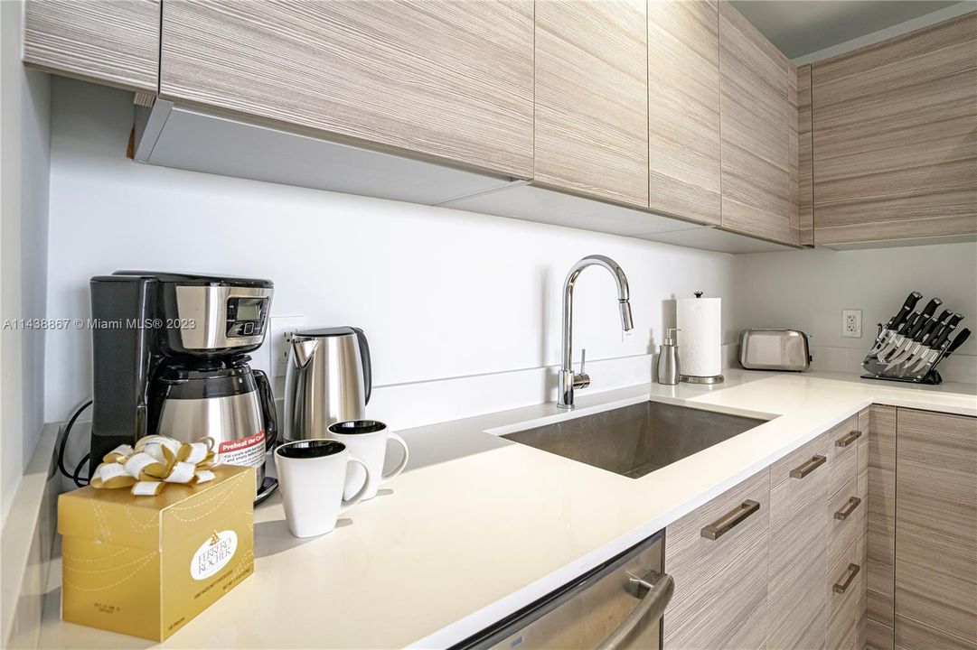 Recently Sold: $515,000 (1 beds, 1 baths, 612 Square Feet)