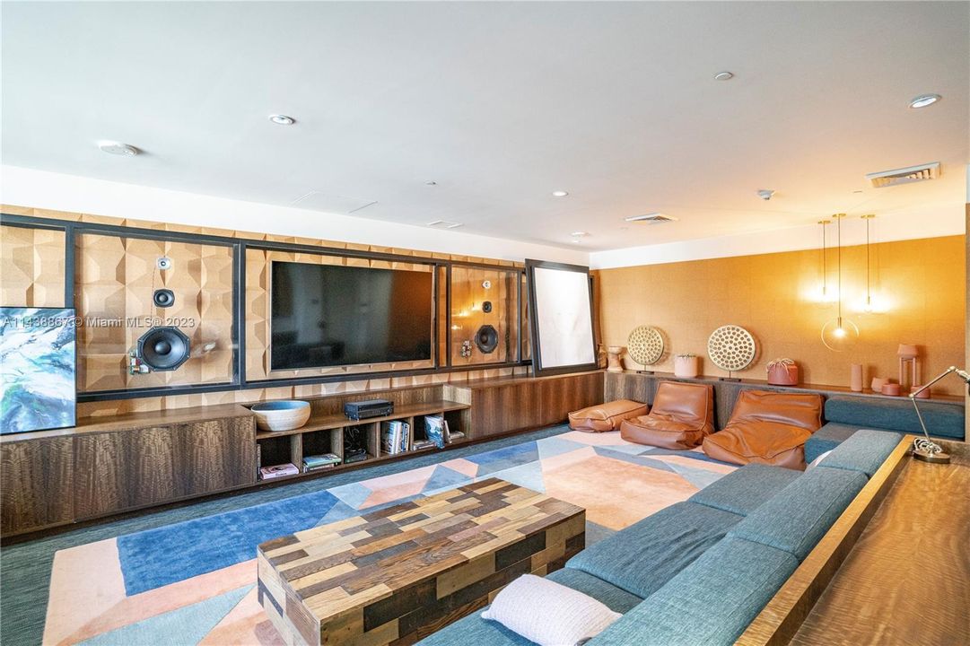 Recently Sold: $515,000 (1 beds, 1 baths, 612 Square Feet)