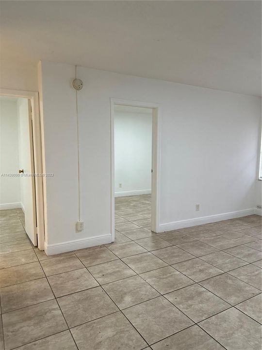 Recently Rented: $1,850 (2 beds, 1 baths, 766 Square Feet)