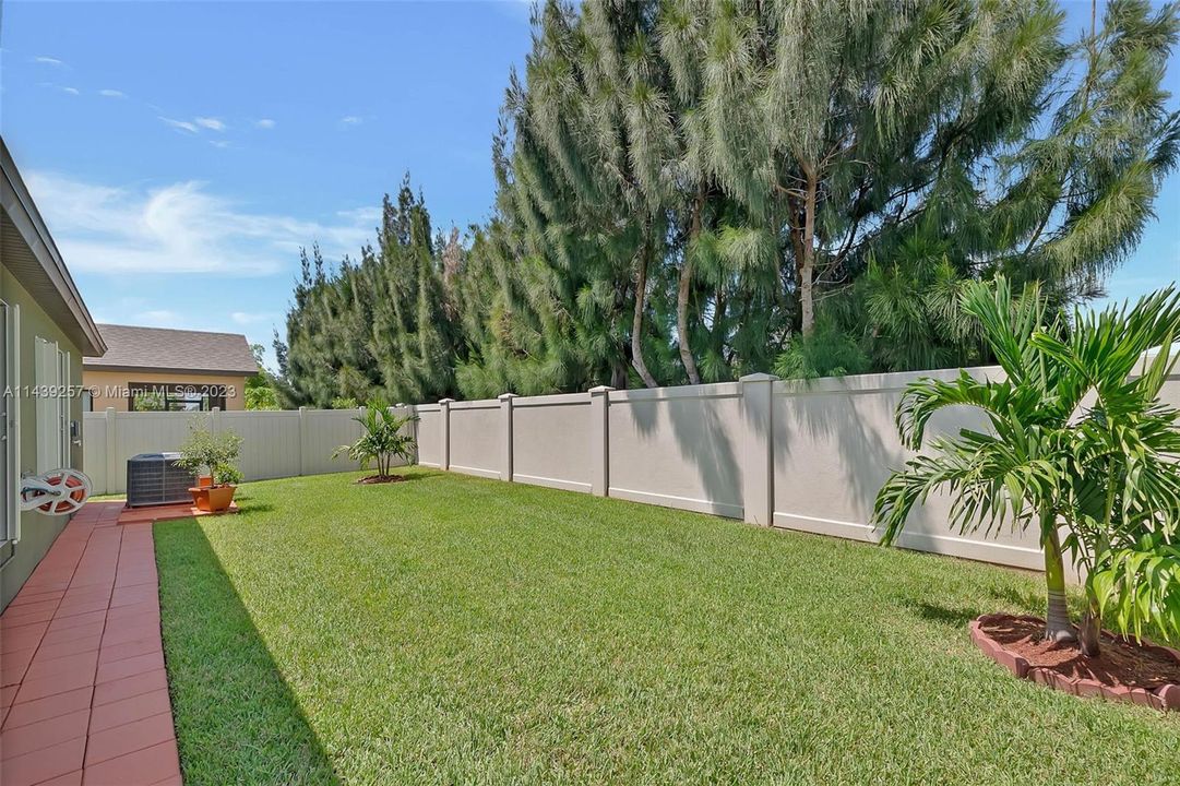 Recently Sold: $440,000 (3 beds, 2 baths, 1790 Square Feet)