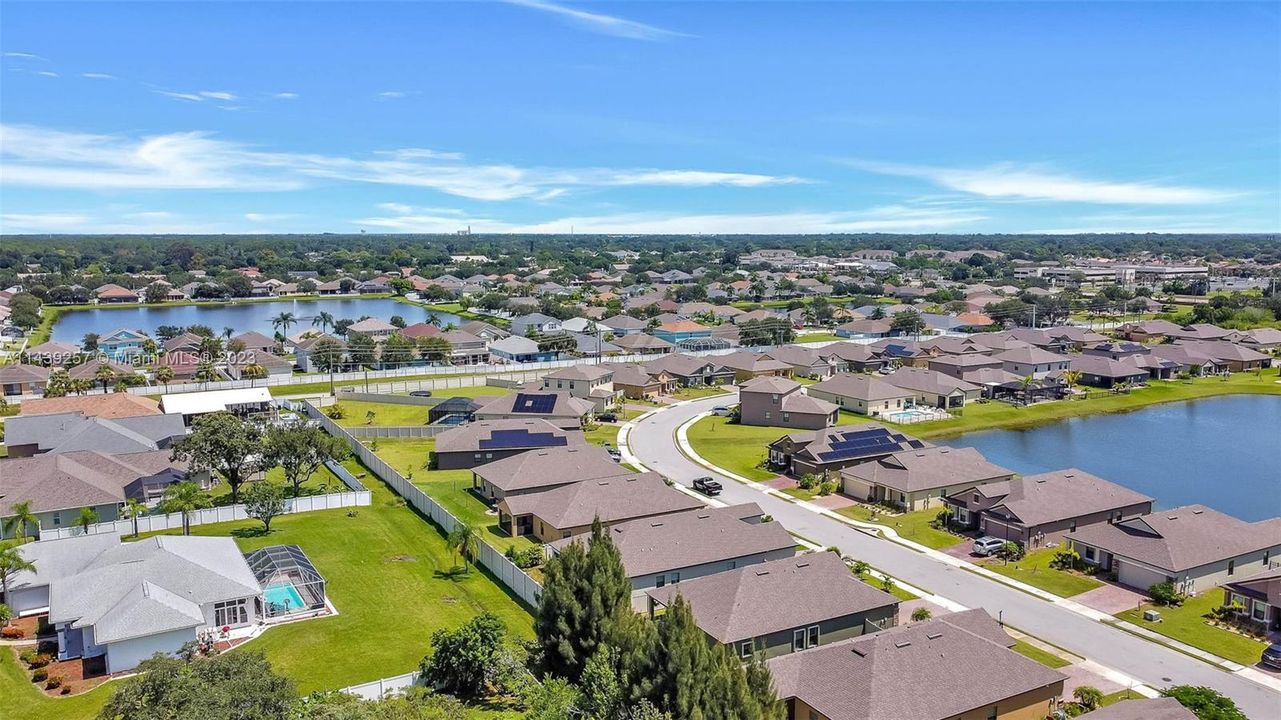 Recently Sold: $440,000 (3 beds, 2 baths, 1790 Square Feet)