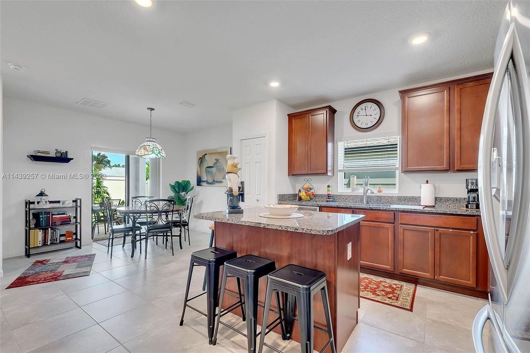 Recently Sold: $440,000 (3 beds, 2 baths, 1790 Square Feet)