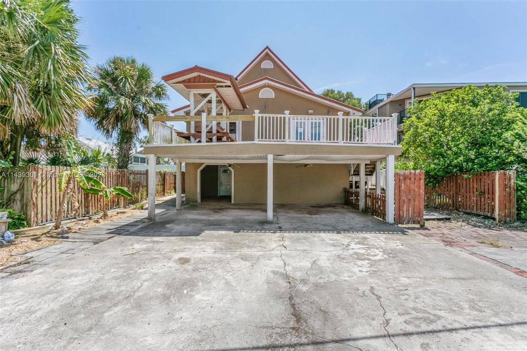 Recently Sold: $605,000 (3 beds, 3 baths, 2865 Square Feet)