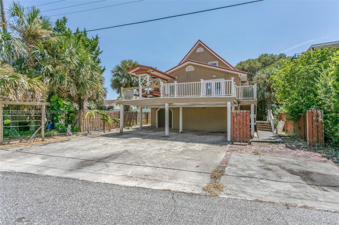 Recently Sold: $605,000 (3 beds, 3 baths, 2865 Square Feet)