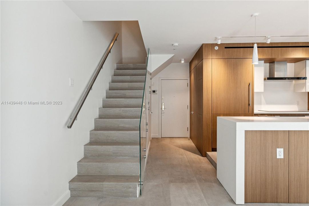 Recently Sold: $1,750,000 (2 beds, 2 baths, 1570 Square Feet)