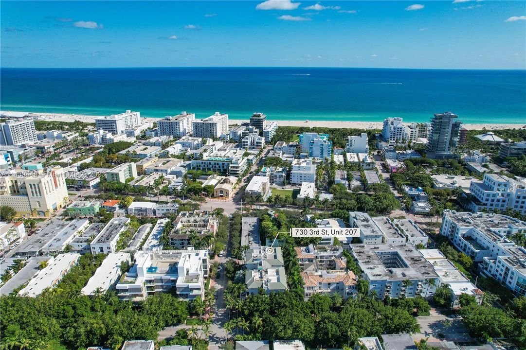 Recently Sold: $1,750,000 (2 beds, 2 baths, 1570 Square Feet)