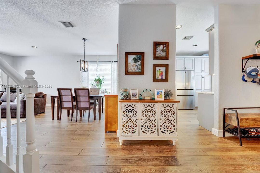 Recently Sold: $500,000 (3 beds, 2 baths, 1728 Square Feet)