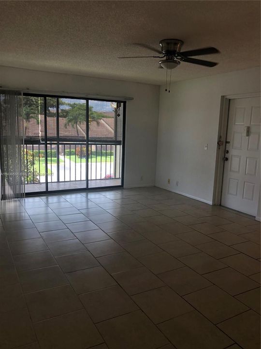 Недавно арендовано: $1,700 (2 спален, 2 ванн, 1111 Квадратных фут)