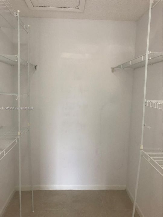 Недавно арендовано: $1,700 (2 спален, 2 ванн, 1111 Квадратных фут)