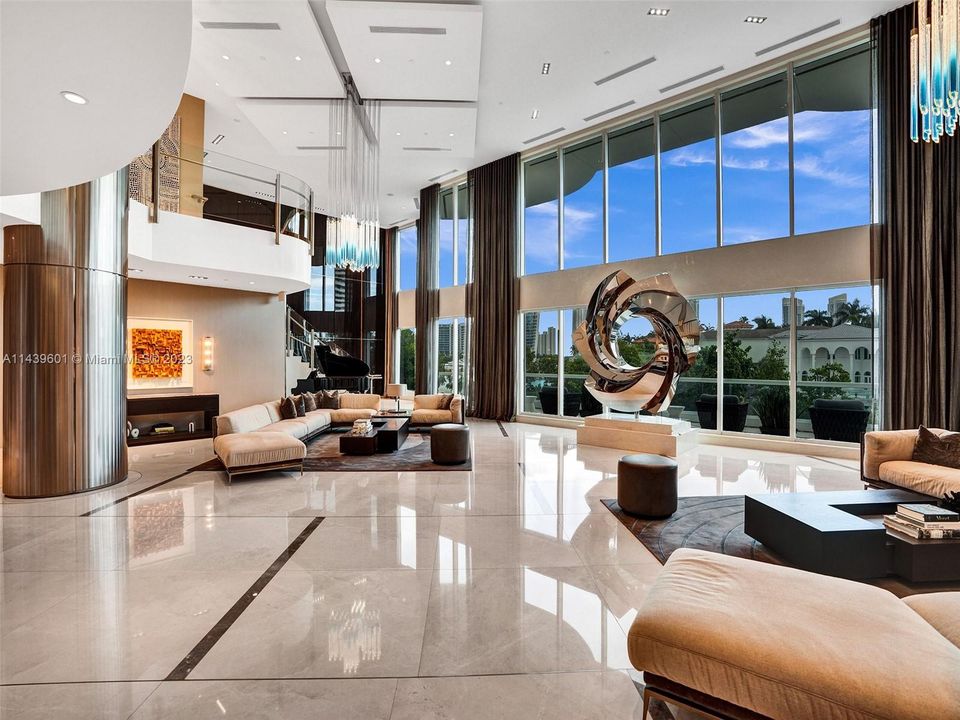 Vendido Recientemente: $2,500,000 (3 camas, 3 baños, 2840 Pies cuadrados)