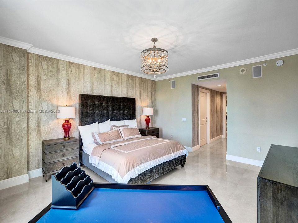 Vendido Recientemente: $2,500,000 (3 camas, 3 baños, 2840 Pies cuadrados)