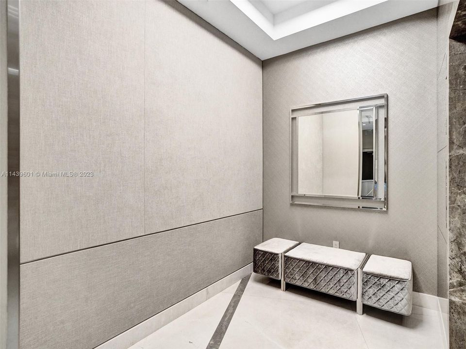 Vendido Recientemente: $2,500,000 (3 camas, 3 baños, 2840 Pies cuadrados)